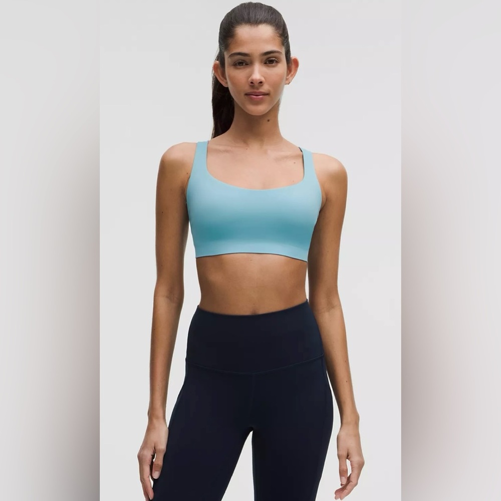 NWOT Lululemon FlexyFlex Strappy Yoga Bra Light Support, Size S/M in Washed Blue